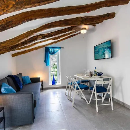 Azul - A Self-catering With Shared Pool & Hot Tub In